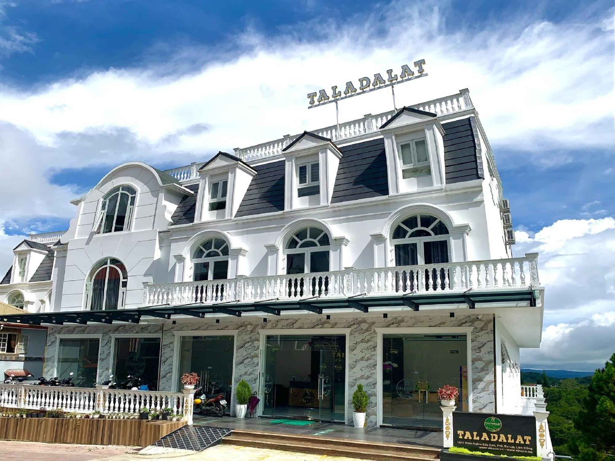 Taladalat Hotel Bagian luar foto