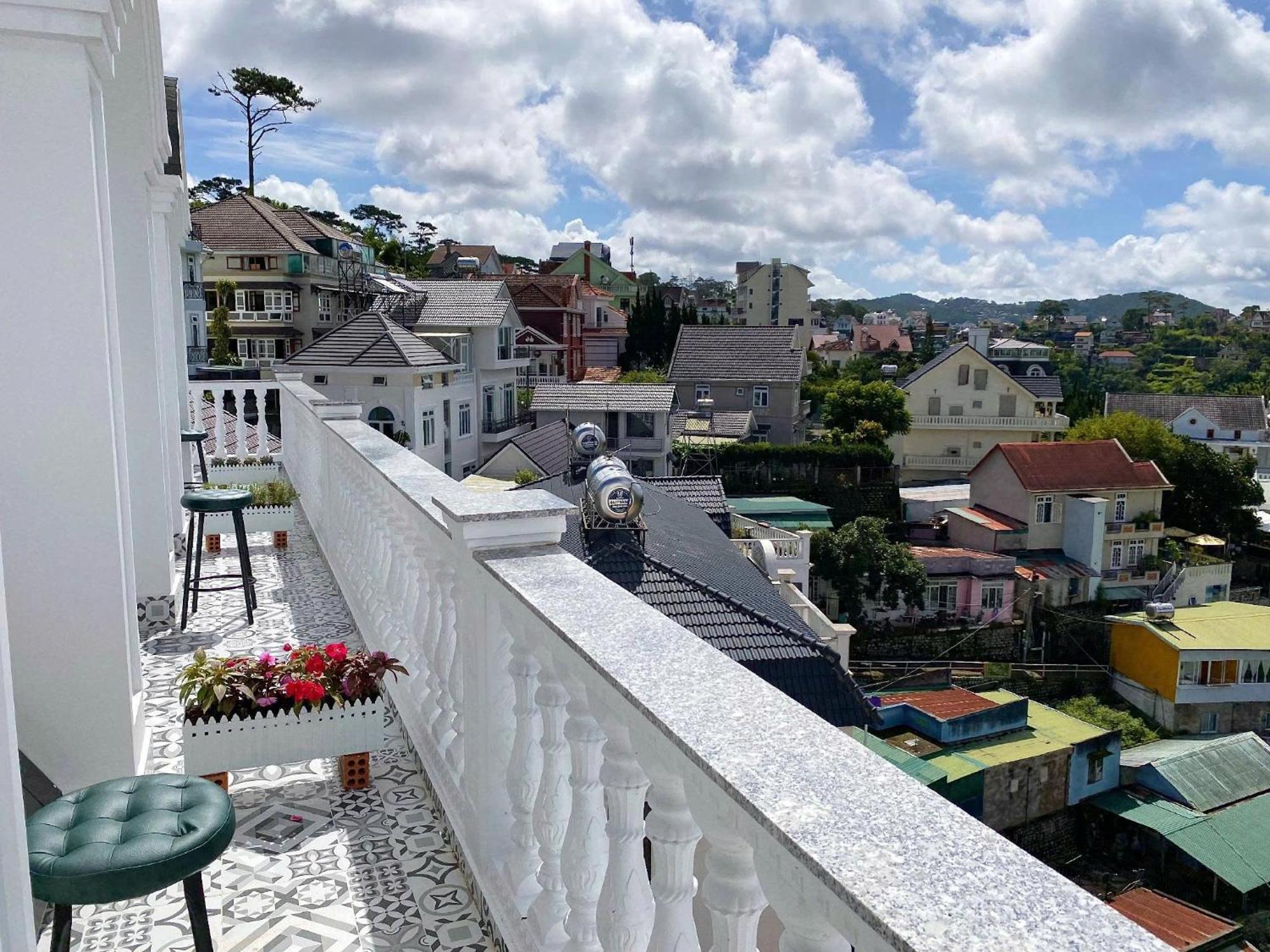 Taladalat Hotel Bagian luar foto